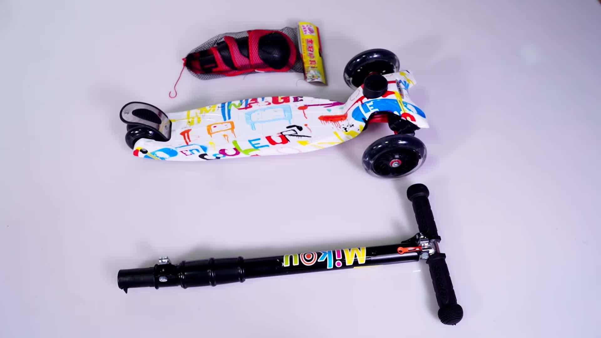 witess 滑板车儿童2 3-6-14岁小孩三四轮折叠闪光扭扭脚踏摇摆滑滑车